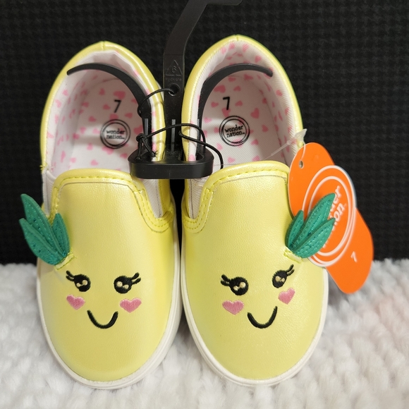 NEW WITH TAGS Wonder Nation Girl Slip On Sneakers Yellow Size 7 - Picture 8 of 12